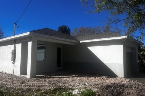 House in Okeechobee, Florida 3 bedrooms, 130.06 sq.m. № 977154 - photo 6