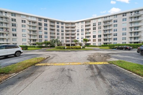 Copropriété à vendre à Boca Raton, Floride: 2 chambres, 142.6 m2 № 805537 - photo 2