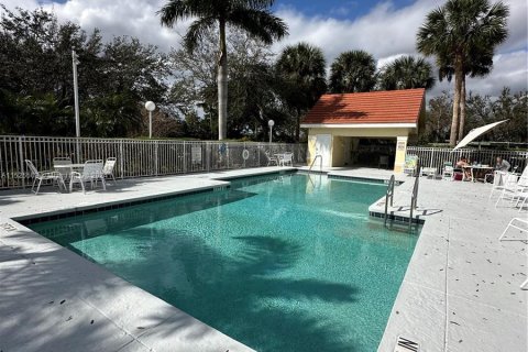 Condo in Fort Myers, Florida, 3 bedrooms  № 983712 - photo 10