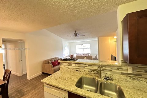 Condo in Fort Myers, Florida, 3 bedrooms  № 983712 - photo 23