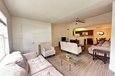 Condo in Fort Myers, Florida, 3 bedrooms  № 983712 - photo 24