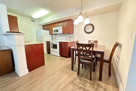 Condo in Fort Myers, Florida, 3 bedrooms  № 983712 - photo 20