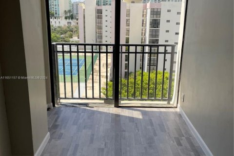 Condo in Sunny Isles Beach, Florida, 2 bedrooms  № 1333243 - photo 15