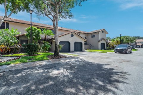 Adosado en venta en Plantation, Florida, 3 dormitorios, 161.56 m2 № 1333528 - foto 1