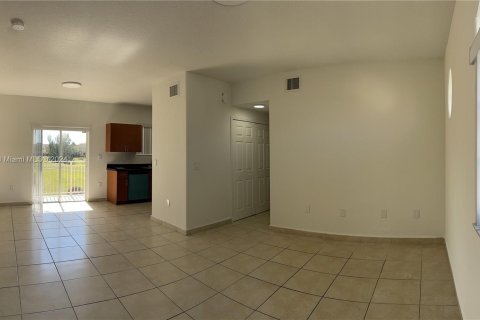 Adosado en venta en Hialeah, Florida, 3 dormitorios, 123.37 m2 № 1333643 - foto 12