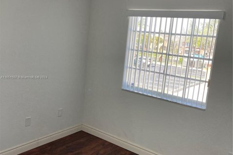 Townhouse in Hialeah, Florida 3 bedrooms, 123.37 sq.m. № 1333643 - photo 25