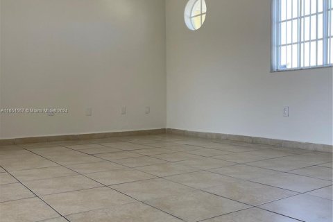 Touwnhouse à vendre à Hialeah, Floride: 3 chambres, 123.37 m2 № 1333643 - photo 13