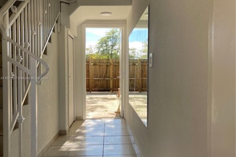 Townhouse in Hialeah, Florida 3 bedrooms, 123.37 sq.m. № 1333643 - photo 6