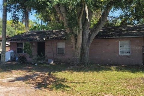 Commercial property in Seffner, Florida 4 bedrooms, 167.04 sq.m. № 1084023 - photo 3