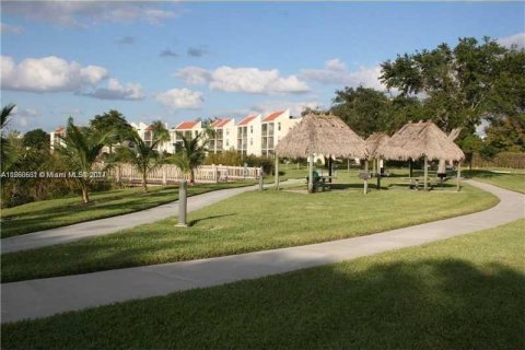 Condo in Oakland Park, Florida, 1 bedroom  № 1135549 - photo 23