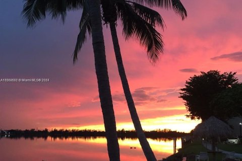 Condo in Oakland Park, Florida, 1 bedroom  № 1135549 - photo 16