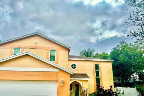 Casa en venta en Miramar, Florida, 4 dormitorios, 207.92 m2 № 1327431 - foto 1