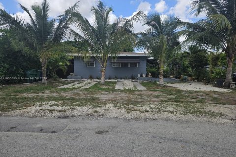 Commercial property in Miami, Florida 186.73 sq.m. № 1215752 - photo 1