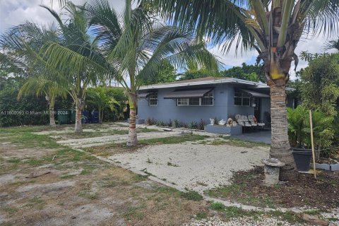 Commercial property in Miami, Florida 186.73 sq.m. № 1215752 - photo 2