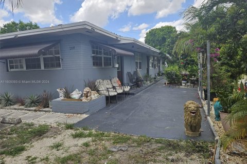 Commercial property in Miami, Florida 186.73 sq.m. № 1215752 - photo 4