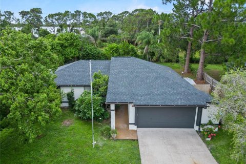 Villa ou maison à vendre à Palm Bay, Floride: 3 chambres, 111.48 m2 № 1319638 - photo 1