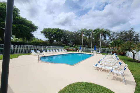 Touwnhouse à vendre à Boynton Beach, Floride: 3 chambres, 148.27 m2 № 708487 - photo 2