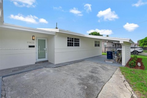 Villa ou maison à vendre à Miami Gardens, Floride: 3 chambres, 174.66 m2 № 1270409 - photo 3