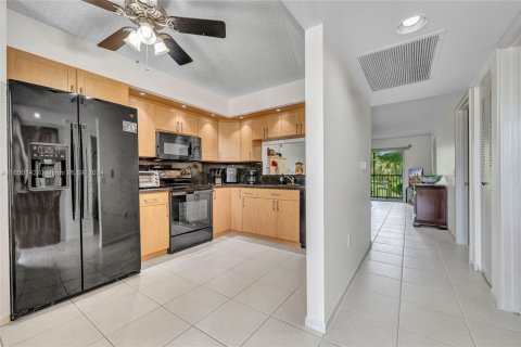 Condominio en venta en Pembroke Pines, Florida, 2 dormitorios, 86.96 m2 № 1332670 - foto 5