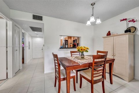 Condominio en venta en Pembroke Pines, Florida, 2 dormitorios, 86.96 m2 № 1332670 - foto 6