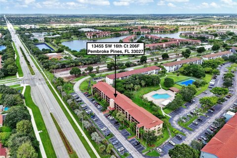 Condominio en venta en Pembroke Pines, Florida, 2 dormitorios, 86.96 m2 № 1332670 - foto 24