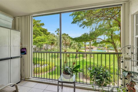 Condo in Pembroke Pines, Florida, 2 bedrooms  № 1332670 - photo 21