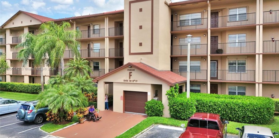 Condo in Pembroke Pines, Florida, 2 bedrooms  № 1332670