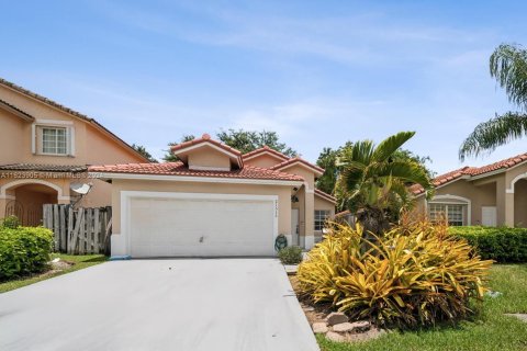 Casa en venta en Cutler Bay, Florida, 3 dormitorios, 150.69 m2 № 1282180 - foto 1