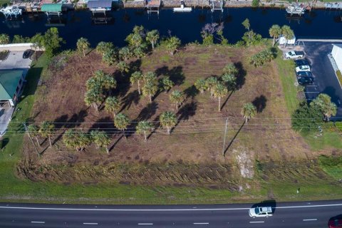 Terreno en venta en Punta Gorda, Florida № 1296125 - foto 4