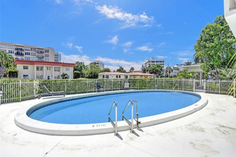 Copropriété à vendre à Bay Harbor Islands, Floride: 1 chambre, 118.45 m2 № 1360516 - photo 29