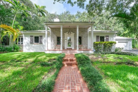 Villa ou maison à vendre à Coral Gables, Floride: 3 chambres, 184.97 m2 № 1360476 - photo 1