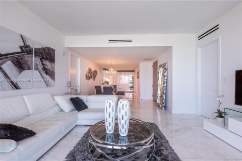 Copropriété à louer à Bal Harbour, Floride: 2 chambres, 158.31 m2 № 1360441 - photo 3