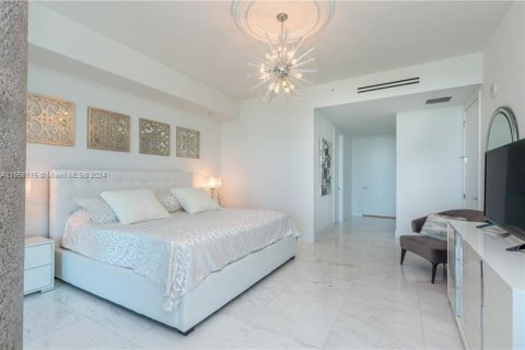 Condo in Bal Harbour, Florida, 2 bedrooms  № 1360441 - photo 11