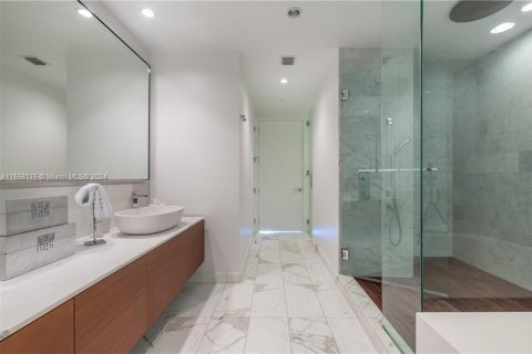 Copropriété à louer à Bal Harbour, Floride: 2 chambres, 158.31 m2 № 1360441 - photo 14