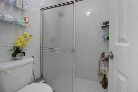 Casa en venta en Miami, Florida, 3 dormitorios, 114.36 m2 № 1378978 - foto 10