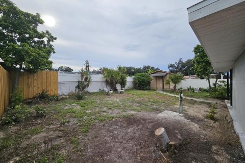 House in Tampa, Florida 4 bedrooms, 178.93 sq.m. № 1444799 - photo 23