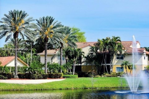 Condominio en venta en Pompano Beach, Florida, 1 dormitorio, 72.93 m2 № 1400119 - foto 3