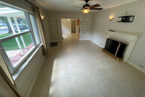 House in Miami, Florida 3 bedrooms, 174.19 sq.m. № 1378753 - photo 28