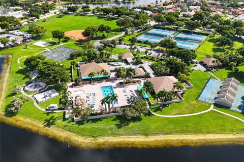 Condo in Miami, Florida, 1 bedroom  № 1378800 - photo 22