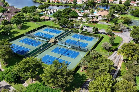 Condo in Miami, Florida, 1 bedroom  № 1378800 - photo 20