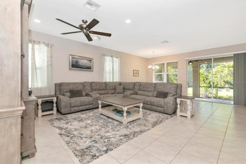 House in Venice, Florida 3 bedrooms, 170.2 sq.m. № 1352375 - photo 13