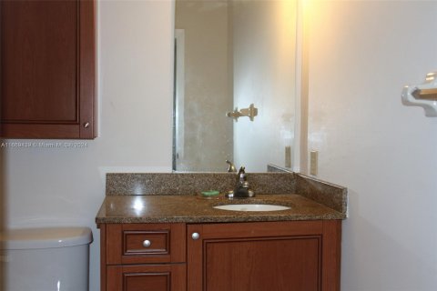 Condo in Coral Springs, Florida, 2 bedrooms  № 1388293 - photo 9