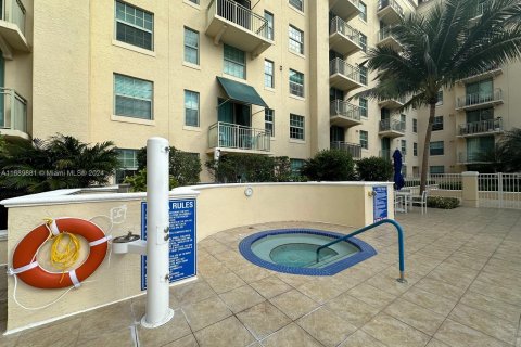 Condo in West Palm Beach, Florida, 2 bedrooms  № 1434963 - photo 19