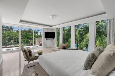 Купить виллу или дом в Майами-Бич, Флорида 5 спален, 486.71м2, № 612995 - фото 21