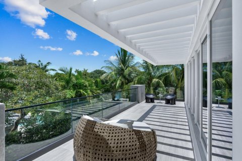 Villa ou maison à vendre à Miami Beach, Floride: 5 chambres, 486.71 m2 № 612995 - photo 25