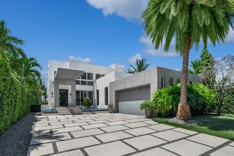 House in Miami Beach, Florida 5 bedrooms, 486.71 sq.m. № 612995 - photo 16