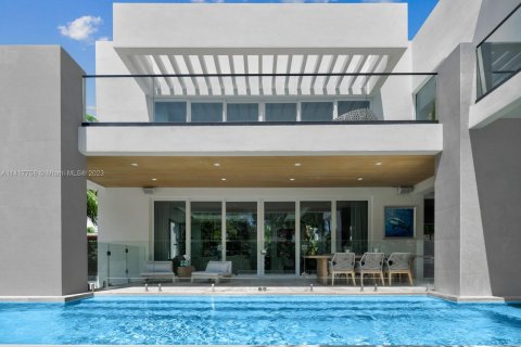 Villa ou maison à vendre à Miami Beach, Floride: 5 chambres, 486.71 m2 № 612995 - photo 15