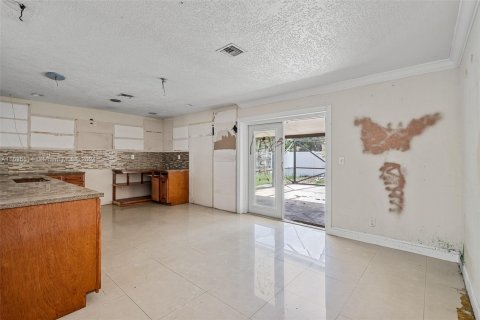 House in Fort Lauderdale, Florida 3 bedrooms, 152.36 sq.m. № 1305729 - photo 9