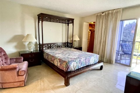 Condo in Lauderhill, Florida, 2 bedrooms  № 1151607 - photo 11