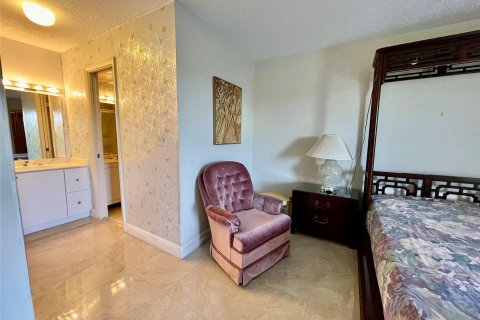 Condo in Lauderhill, Florida, 2 bedrooms  № 1151607 - photo 10